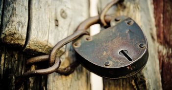 Как защитить навесной замок от дождя Как защитить навесной замок от дождя