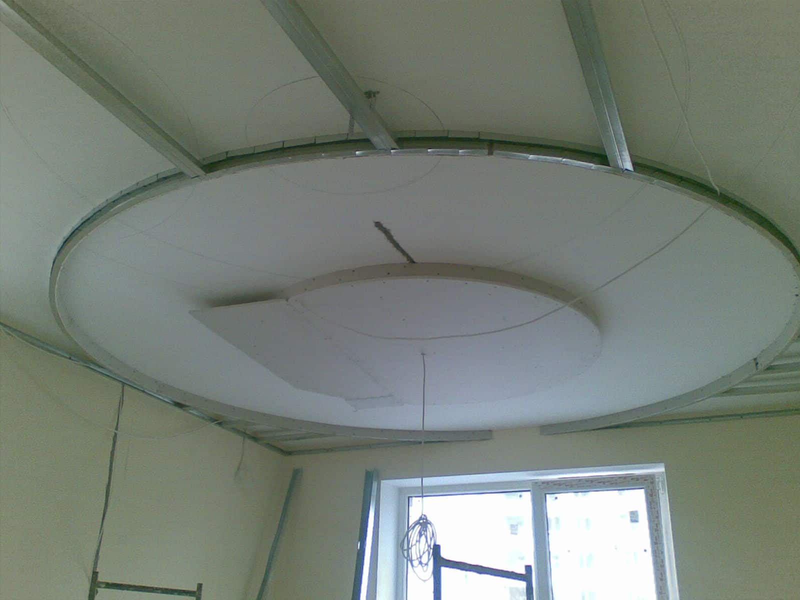 Разметка потолка под гипсокартон | Короб из гипсокартона на потолке под натяжной потолок